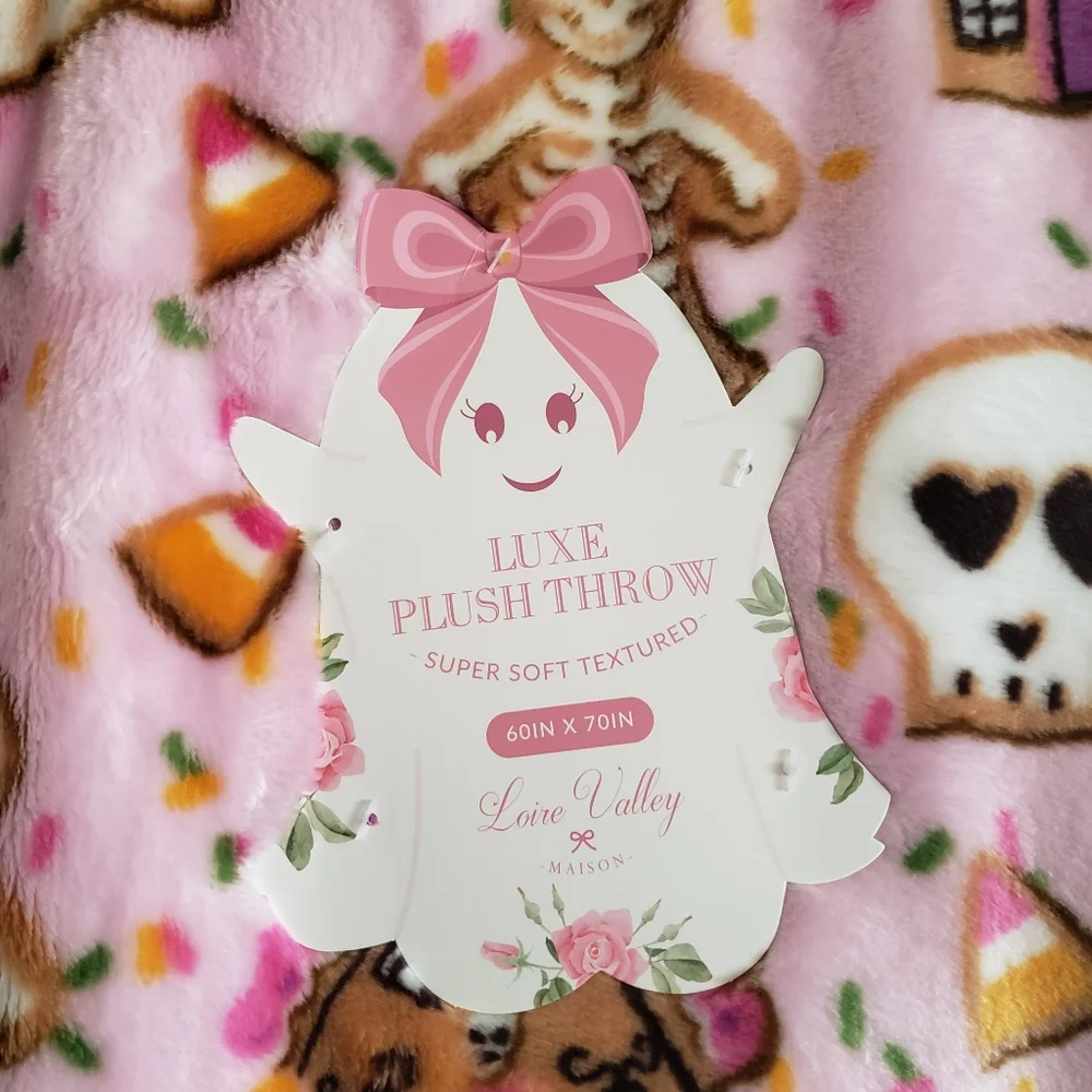 Halloween Gingerbread House Pink Throw Blanket 60 x 70 NWT